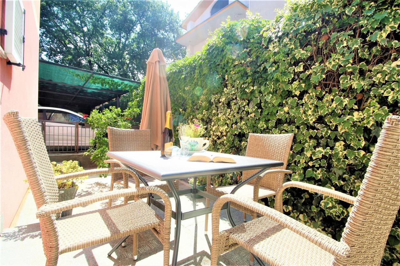 Apartment Amela ポレッチ エクステリア 写真