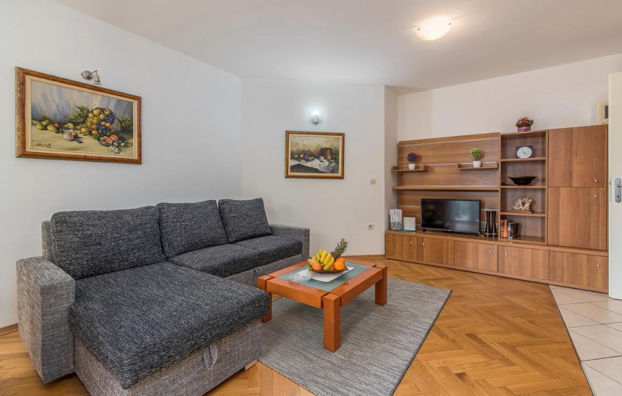 Apartment Amela ポレッチ エクステリア 写真