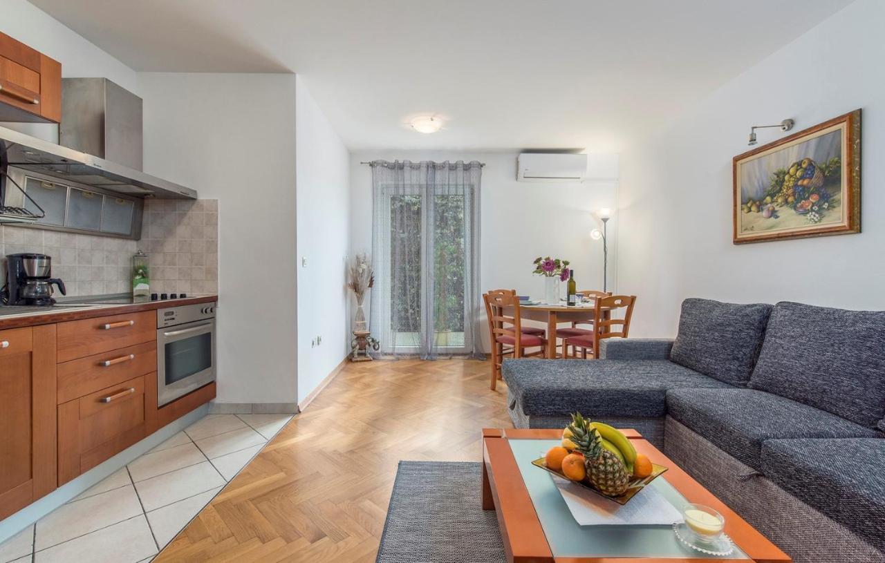 Apartment Amela ポレッチ エクステリア 写真